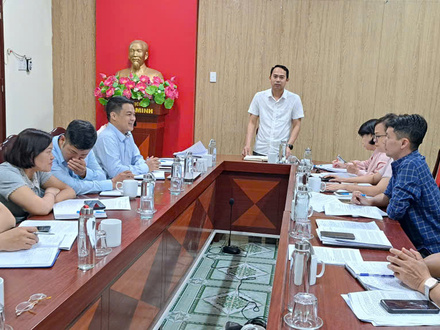 Kinh tế - Chính trị