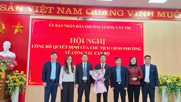 UBND PHƯỜNG LƯƠNG VĂN TRI TỔ CHỨC HỘI NGHỊ CÔNG BỐ QUYẾT ĐỊNH VỀ CÔNG TÁC CÁN BỘ PHÒNG KINH TẾ, HẠ TẦNG VÀ ĐÔ THỊ